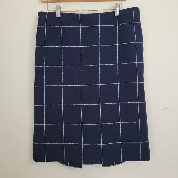 Balenciaga wool tweed skirt size 38 NWT with silver buttons - Picture 5 of 8